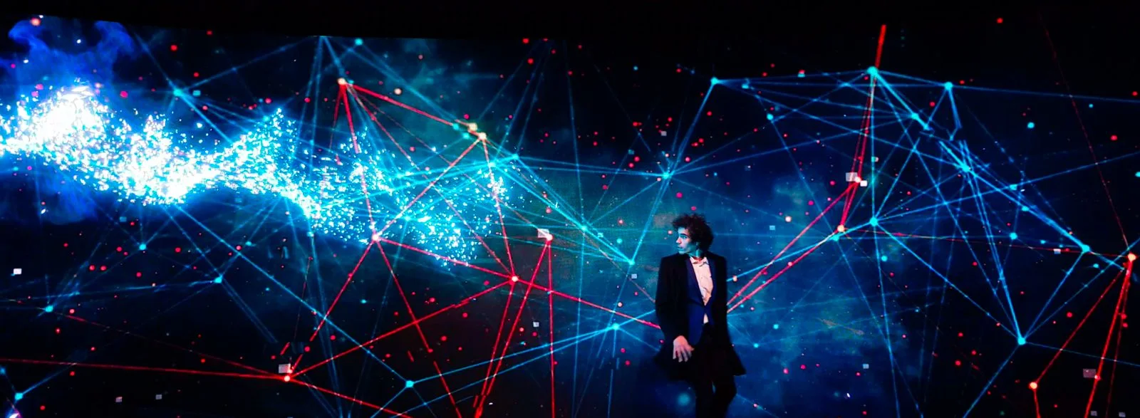 Moulla — magia digitale su parete LED